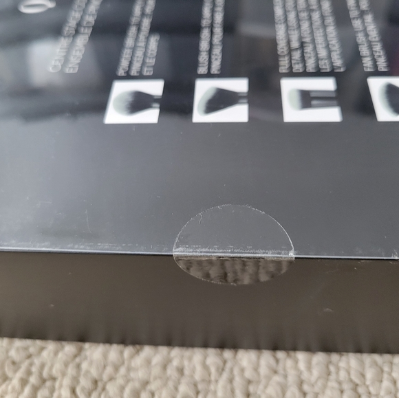 QUO BEAUTY COMPLEXION BRUSH SET WITH STAND - Picture 5 of 6